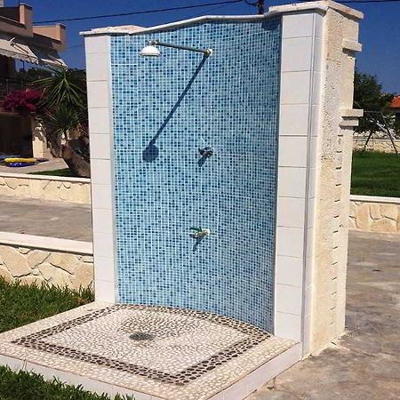 ניאה סקיוני Paradisos Apartments מראה חיצוני תמונה